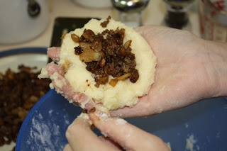 Картофельные котлеты с начинкой Картофельные котлеты с начинкой