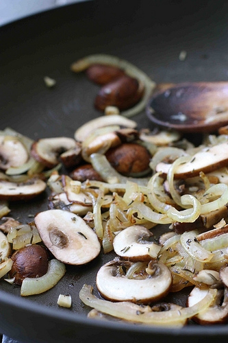 Постный салат с грибами и фасолью Постный салат с грибами и фасолью