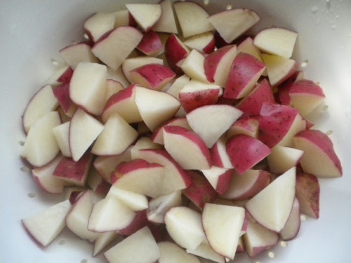 Картофель запеченный с зеленью в фольге Картофель запеченный с зеленью в фольге