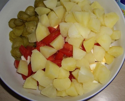 Салат из ветчины и картофеля Салат из ветчины и картофеля