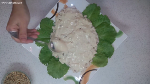 Салат Черепаха с курицей и грецкими орехами Салат Черепаха с курицей и грецкими орехами