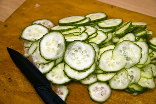 Салат из соленых огурцов и картофеля Салат из соленых огурцов и картофеля