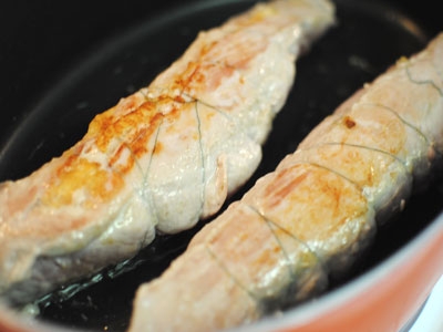 Свинина, запеченная с картофелем и луком Свинина, запеченная с картофелем и луком