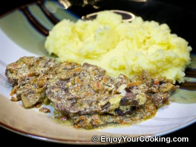 Куриная печень в сметане Куриная печень в сметане