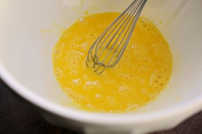 Нежный яблочный пирог с хрустящей корочкой Нежный яблочный пирог с хрустящей корочкой