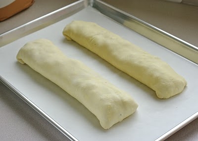 Быстрый яблочный штрудель с изюмом, миндалем и корицей Быстрый яблочный штрудель с изюмом, миндалем и корицей