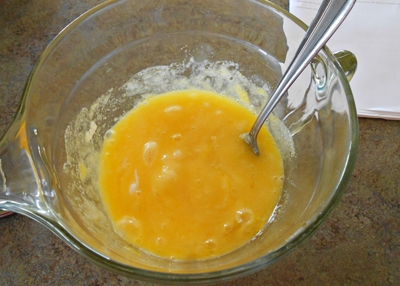 Быстрый яблочный штрудель с изюмом, миндалем и корицей Быстрый яблочный штрудель с изюмом, миндалем и корицей