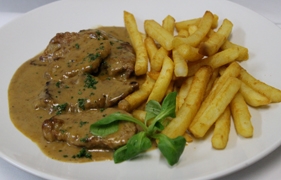 Куриная печень в сырном соусе Куриная печень в сырном соусе
