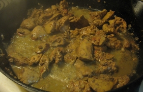 Куриная печень в сырном соусе Куриная печень в сырном соусе