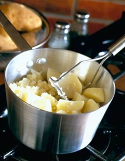 Зразы из картофеля с огурцами Зразы из картофеля с огурцами