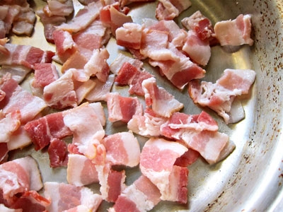 Макароны Лумакони в сливочном соусе с беконом и травами Макароны Лумакони в сливочном соусе с беконом и травами