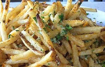 Жареная картошка с чесноком по-македонски Жареная картошка с чесноком по-македонски