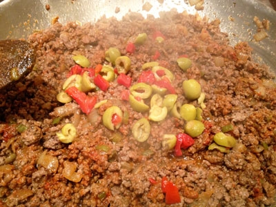 Пирог с мясом и оливками Пирог с мясом и оливками
