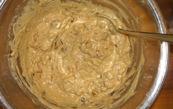 Постный пирог с орехами и изюмом Постный пирог с орехами и изюмом