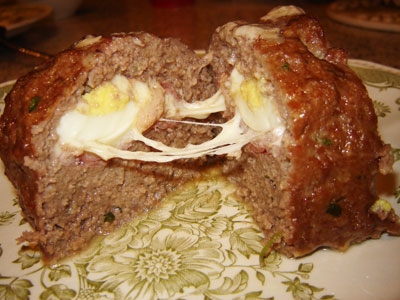 Мясной рулет с яйцом и сыром Мясной рулет с яйцом и сыром