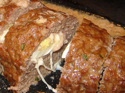 Мясной рулет с яйцом и сыром Мясной рулет с яйцом и сыром