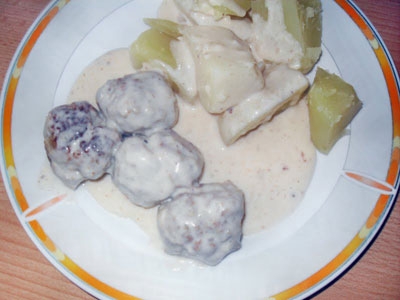 Котлеты под сырным соусом Котлеты под сырным соусом