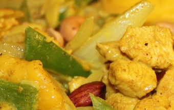 Салат с курицей и манго Салат с курицей и манго