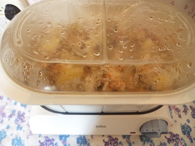 Курица с картофелем в пароварке Курица с картофелем в пароварке