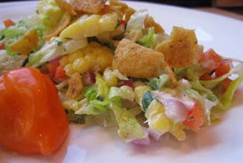 Салат с кукурузой и чипсами Салат с кукурузой и чипсами