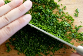 Салат с кукурузой и чипсами Салат с кукурузой и чипсами
