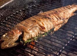 Форель, фаршированная орехами и сыром Форель, фаршированная орехами и сыром