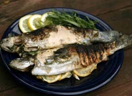 Форель, фаршированная орехами и сыром Форель, фаршированная орехами и сыром