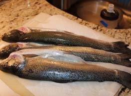 Форель, фаршированная орехами и сыром Форель, фаршированная орехами и сыром