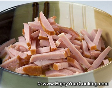 Салат с копченым сыром Салат с копченым сыром