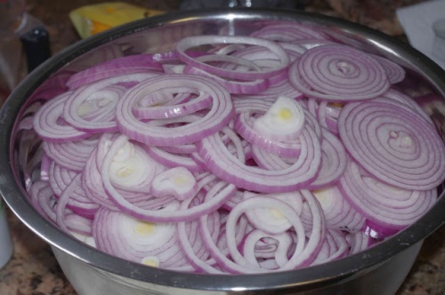 Маринованный лук кольцами Маринованный лук кольцами