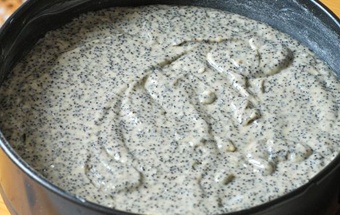 Маковый торт с безе Маковый торт с безе