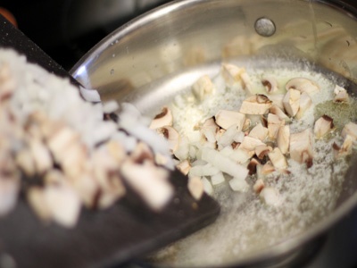 Салат с языком и шампиньонами Салат с языком и шампиньонами