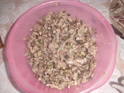 Салат с языком и шампиньонами Салат с языком и шампиньонами