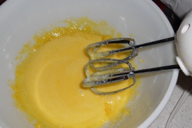 Бисквит с яблоками и орехами Бисквит с яблоками и орехами