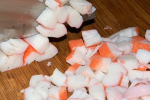 Салат с крабовыми палочками и рисом Салат с крабовыми палочками и рисом