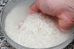 Салат с крабовыми палочками и рисом Салат с крабовыми палочками и рисом