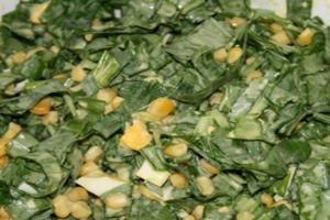 Салат с черемшой, яйцами и кукурузой Салат с черемшой, яйцами и кукурузой