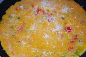 Омлет с овощами на сковородке Омлет с овощами на сковородке