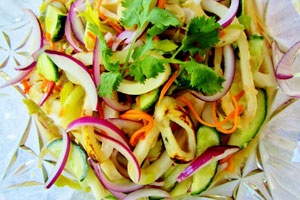 Теплый салат с кальмарами Теплый салат с кальмарами