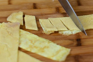 Салат с яичными блинами Салат с яичными блинами