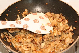 Салат с шампиньонами и курицей Салат с шампиньонами и курицей
