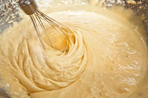 Шарлотка с яблоками на кефире Шарлотка с яблоками на кефире