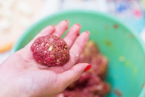 Шашлык из фарша в духовке Шашлык из фарша в духовке