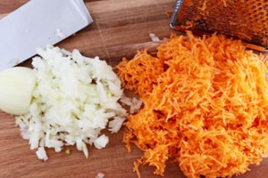 Куриный суп с яичной лапшой Куриный суп с яичной лапшой