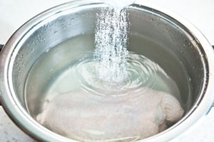 Куриный суп с яичной лапшой Куриный суп с яичной лапшой
