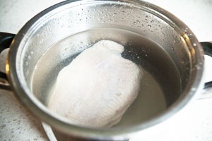 Куриный суп с яичной лапшой Куриный суп с яичной лапшой
