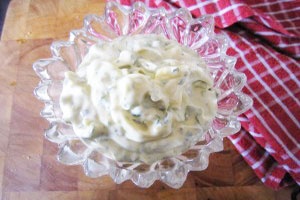 Соус из майонеза с корнишонами Соус из майонеза с корнишонами