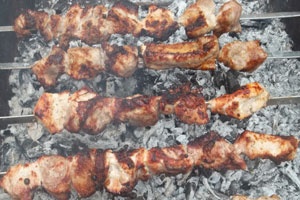 Шашлык с майонезом и горчицей Шашлык с майонезом и горчицей