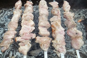 Шашлык с майонезом и горчицей Шашлык с майонезом и горчицей