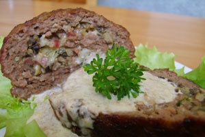 Мясной рулет из фарша Мясной рулет из фарша
